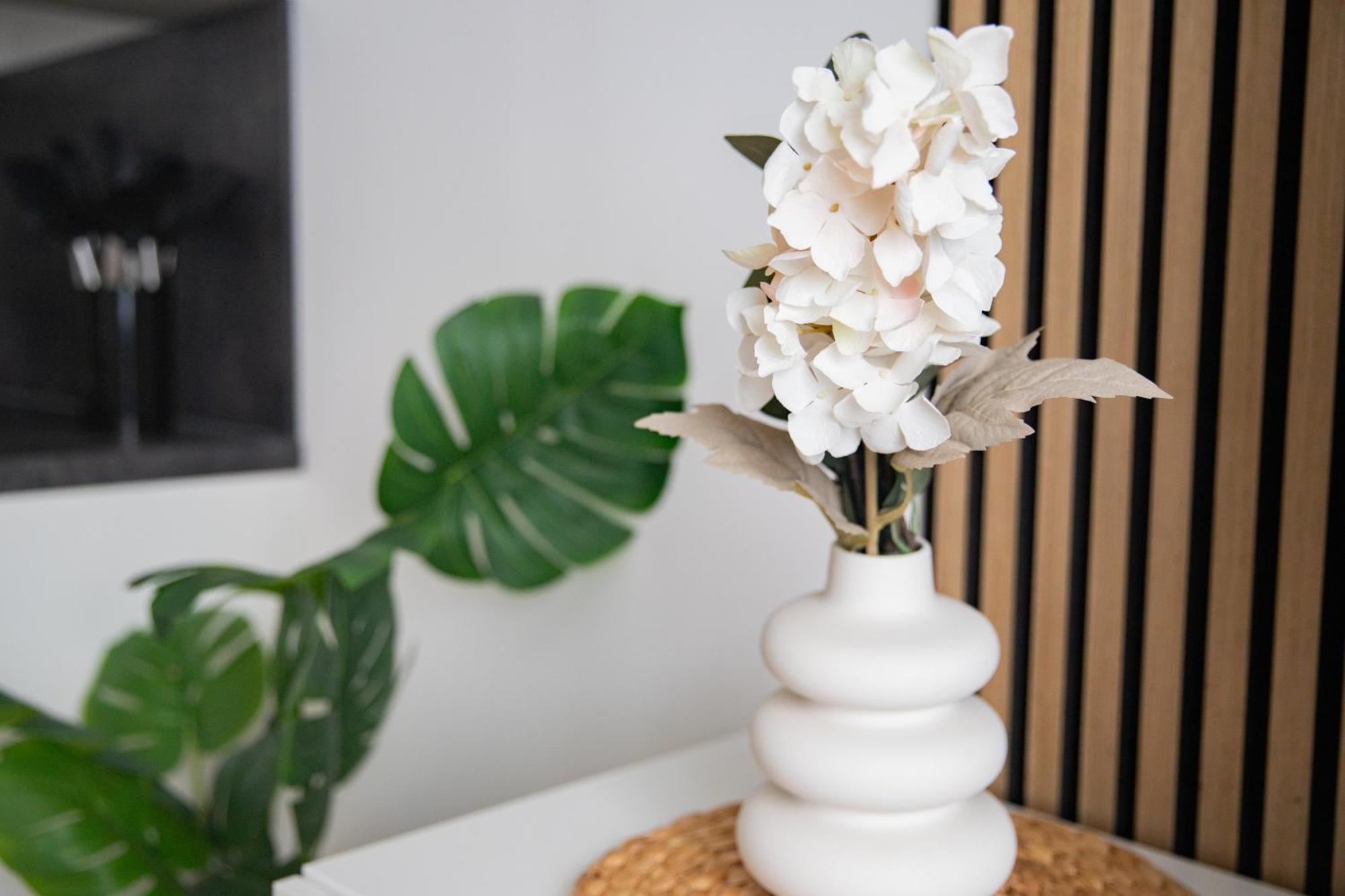 Stylish Apartments - 3 Min To U1 Kagraner Platz Vienna Luaran gambar